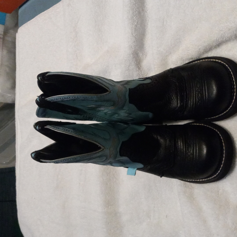 WOMAN BOOTS